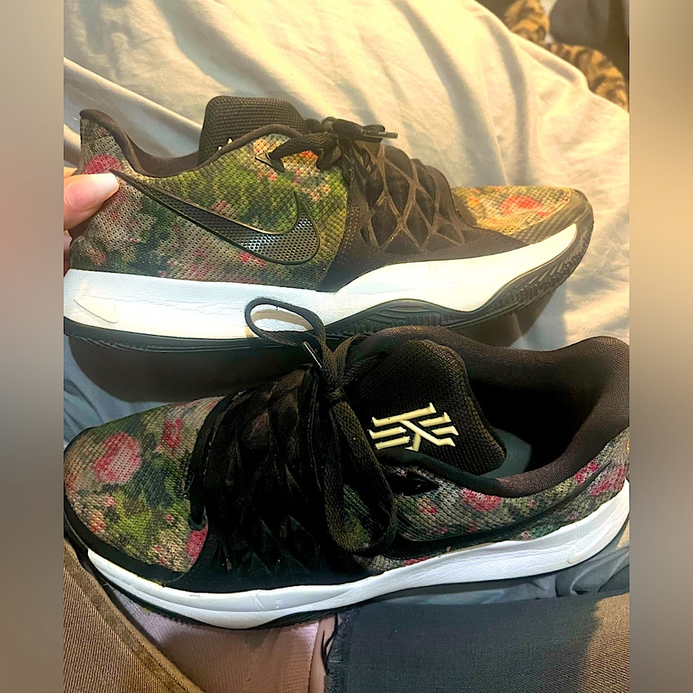 Nike Kyrie Irving Floral Sneakers